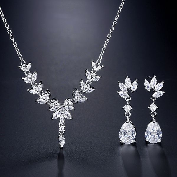 clear water drop cubic zircon dangle earrings necklace wedding jewelry set for women bridal dress, Slivery;golden
clear water drop cubic zircon dangle earrings necklace wedding jewelry set for women bridal dress, Slivery;golden