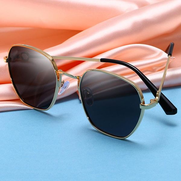 sunglasses ladies trendy all-match metal frame sun glasses men and women universal driving travel street shooting zonnebril, White;black
sunglasses ladies trendy all-match metal frame sun glasses men and women universal driving travel street shooting zonnebril, White;black