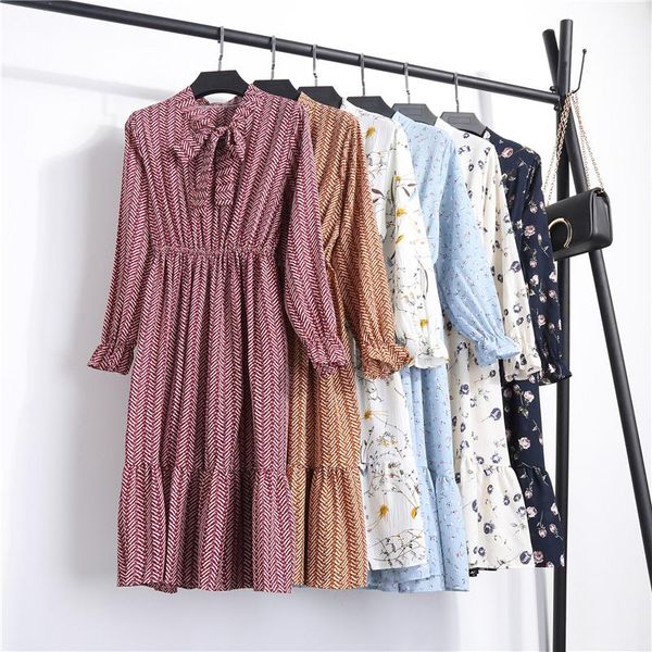 autumn 2021 korean mid length floral chiffon dress long sleeve women slim knee-length color casual dresses, Black;gray
autumn 2021 korean mid length floral chiffon dress long sleeve women slim knee-length color casual dresses, Black;gray