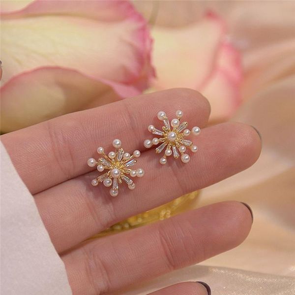 stud design luxury 14k real gold exquisite firework shape pearl earrings for women cubic zircon zc, Golden;silver
stud design luxury 14k real gold exquisite firework shape pearl earrings for women cubic zircon zc, Golden;silver