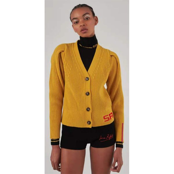 woman knits fashion temperament leisuretime versatile spring and autumn knitted sweater jacket, White
woman knits fashion temperament leisuretime versatile spring and autumn knitted sweater jacket, White