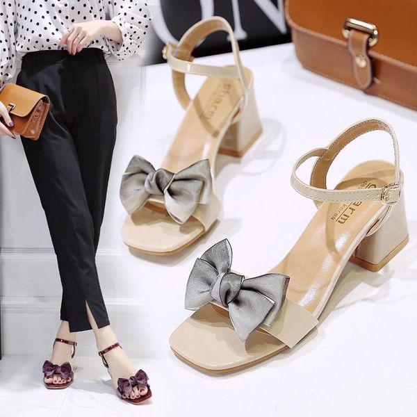 sandals women summer 2021 korean version of wild thick-heeled square head buckle high-heeled, Black
sandals women summer 2021 korean version of wild thick-heeled square head buckle high-heeled, Black
