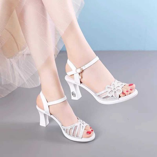 plus size 35-40 block heel platform sandals women wedding shoes summer 2021 elegant leather high heels sandals ladies office y0721, Black
plus size 35-40 block heel platform sandals women wedding shoes summer 2021 elegant leather high heels sandals ladies office y0721, Black