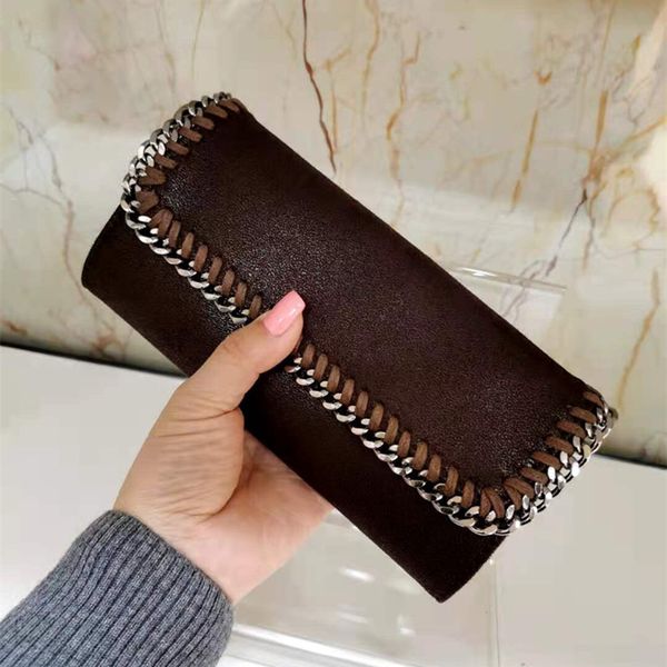 luxurys designers wallet stylish way to carry around money cards and coins soft material leather purse card holder business women long walle, Red;black
luxurys designers wallet stylish way to carry around money cards and coins soft material leather purse card holder business women long walle, Red;black