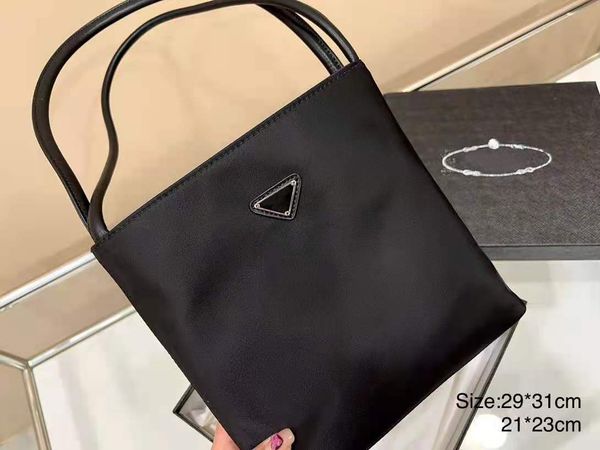 black nylon tote bag designer luxurys shoulder handbag fashion purse women handbags 2sizes pack lady shopping purses
black nylon tote bag designer luxurys shoulder handbag fashion purse women handbags 2sizes pack lady shopping purses