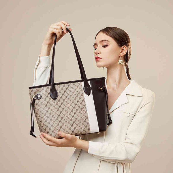 2022 latest handbag factory store women's light high-grade simple trend contrast underarm
2022 latest handbag factory store women's light high-grade simple trend contrast underarm