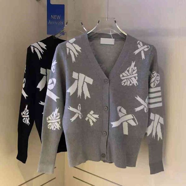 2022 factory wholesale new high version autumn youth college style aging leisure soft women's knitted cardigan, White
2022 factory wholesale new high version autumn youth college style aging leisure soft women's knitted cardigan, White
