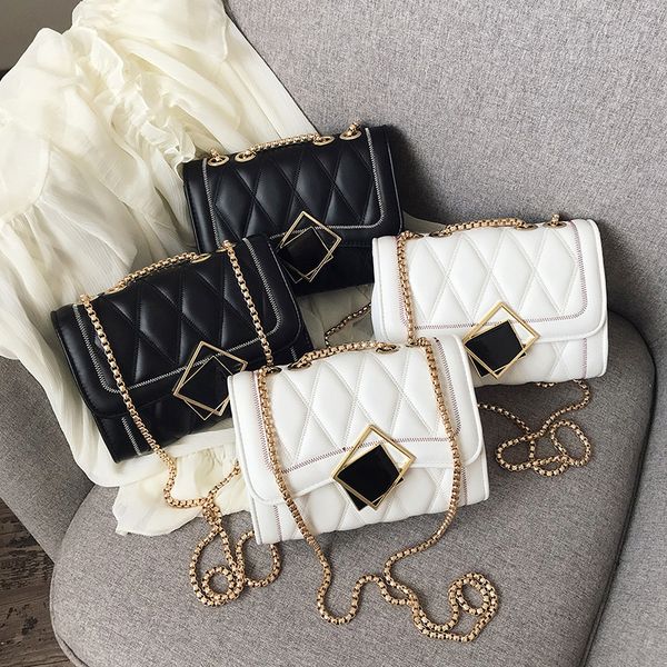 straight women's bag 2021 new trend fashion lingge chain small square portable diagonal shoulder
straight women's bag 2021 new trend fashion lingge chain small square portable diagonal shoulder