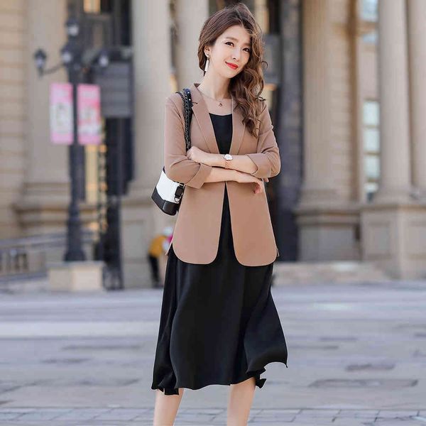 dress female casual blazer, blazer-like with three/4 sleeves and skirt on the knee, yellow white, two sets of
dress female casual blazer, blazer-like with three/4 sleeves and skirt on the knee, yellow white, two sets of