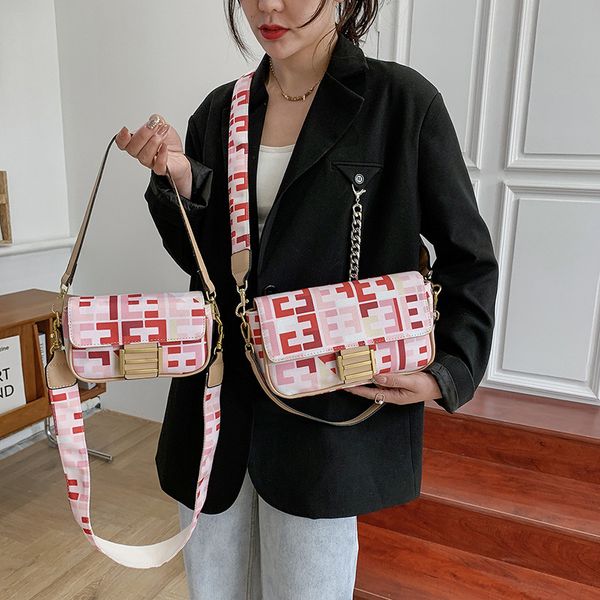 net red canvas bag female underarm printed summer new french stick single shoulder messenger bag outlet purse
net red canvas bag female underarm printed summer new french stick single shoulder messenger bag outlet purse