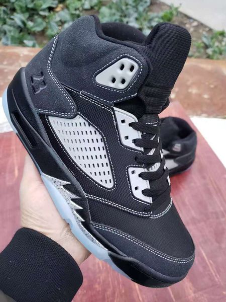 classic jumpman 5 og outdoor shoes vintage retro v black fire red metallic silver white fashion sneakers size 40-47
classic jumpman 5 og outdoor shoes vintage retro v black fire red metallic silver white fashion sneakers size 40-47