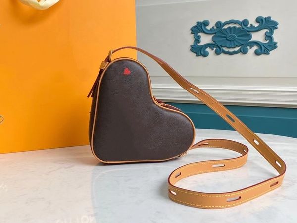 game on coeur autres toiles fashion cross body bag nicolas ghesquière twists shoulder and cross-body carry 57456
game on coeur autres toiles fashion cross body bag nicolas ghesquière twists shoulder and cross-body carry 57456