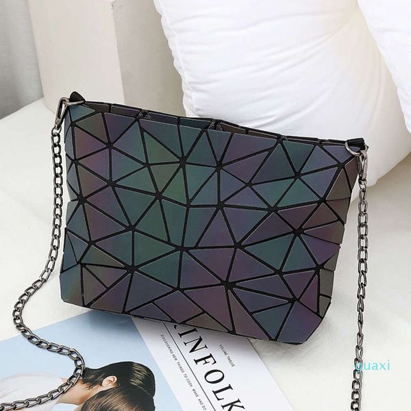 bags lingge envelope women's single shoulder messenger chain fashion simple luminous color changing hand bag
bags lingge envelope women's single shoulder messenger chain fashion simple luminous color changing hand bag