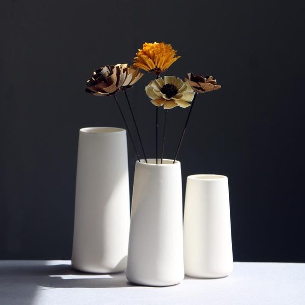 vases european-style ceramic office home accessories simple white three-piece vase decoration dry flower water
vases european-style ceramic office home accessories simple white three-piece vase decoration dry flower water