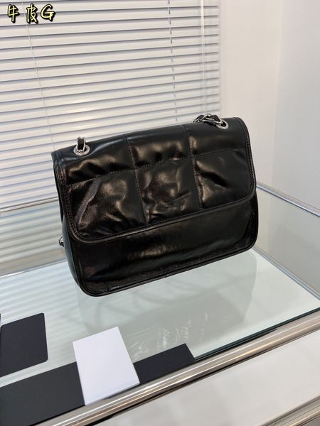 the endless charm of elegant nobility making bag machine has a strong fashion sense and soft texture cowhide quality material
the endless charm of elegant nobility making bag machine has a strong fashion sense and soft texture cowhide quality material
