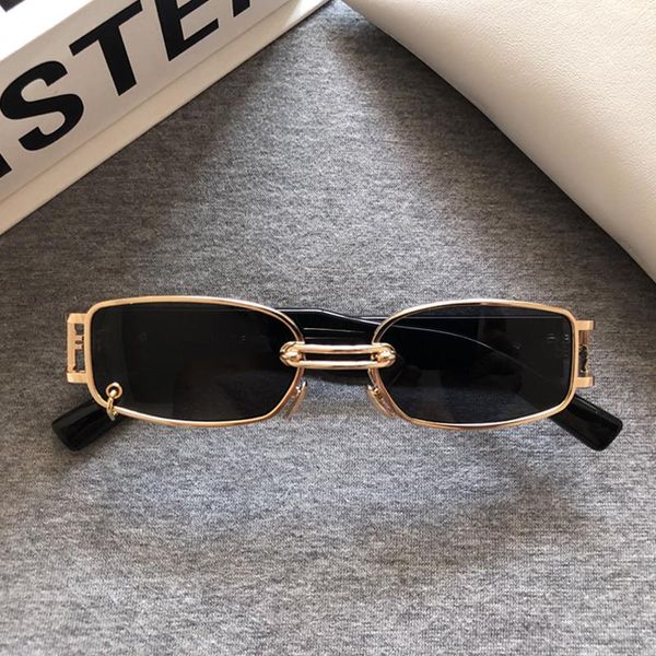 sunglasses 2021 gentle wu cooperation gm fashion women alloy square frame classic lady unique cool eyewear gw002, White;black
sunglasses 2021 gentle wu cooperation gm fashion women alloy square frame classic lady unique cool eyewear gw002, White;black