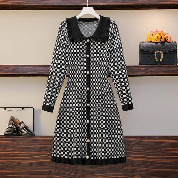 casual dresses 2021 winter houndstooth sweater women vestidos v-neck long sleeve single-breasted plaid knitted dress, Black;gray
casual dresses 2021 winter houndstooth sweater women vestidos v-neck long sleeve single-breasted plaid knitted dress, Black;gray