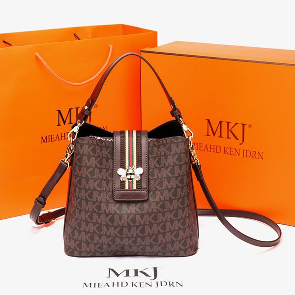 hong kong mkj bee shoulder bag female messenger 2021 fashion women's versatile bucket
hong kong mkj bee shoulder bag female messenger 2021 fashion women's versatile bucket