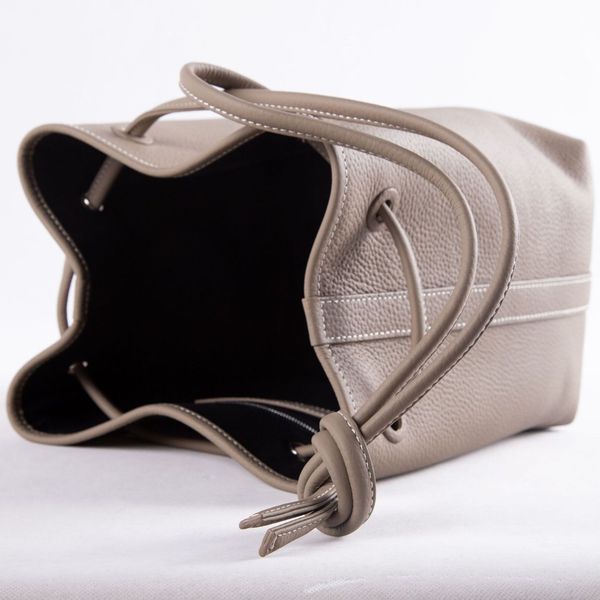 japanese bag head leather bucket bond large capacity commuting women's shoulder, Black;red
japanese bag head leather bucket bond large capacity commuting women's shoulder, Black;red