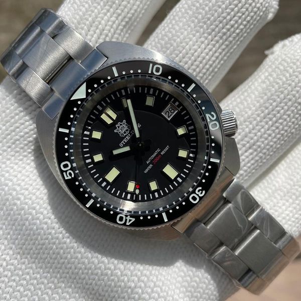 wristwatches steeldive dive watch abalone nh35 movement 42mm stainless steel case 200m waterproof luminous men's mechanical wristwatch, Slivery;brown
wristwatches steeldive dive watch abalone nh35 movement 42mm stainless steel case 200m waterproof luminous men's mechanical wristwatch, Slivery;brown