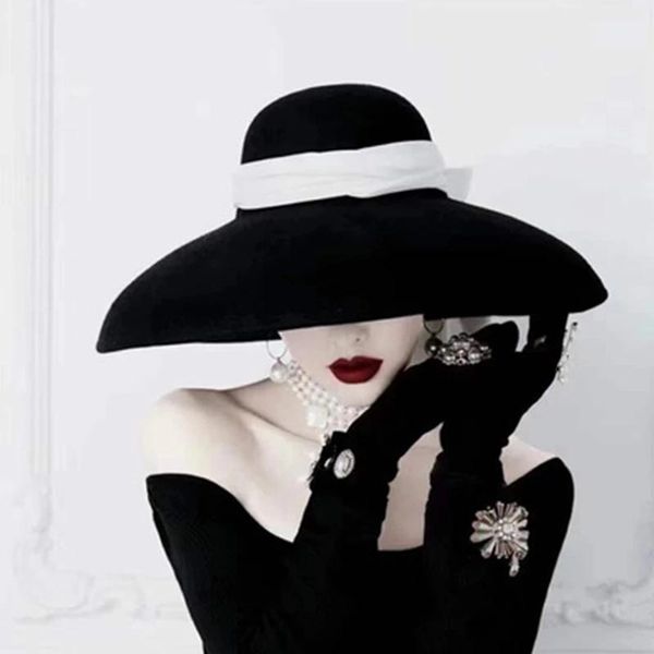 wide brim hats vintage wedding black velvet ribbon bridal hepburn style hat elegant head accessories fascinator 2021, Blue;gray
wide brim hats vintage wedding black velvet ribbon bridal hepburn style hat elegant head accessories fascinator 2021, Blue;gray