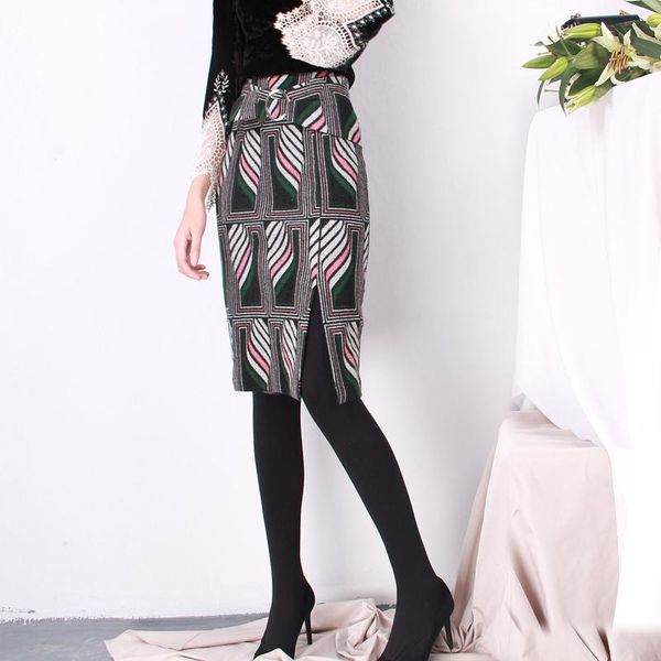 skirts 2021 fashion elegant knee length women pencil s-2xl high waist winter warm thick wool print, Black
skirts 2021 fashion elegant knee length women pencil s-2xl high waist winter warm thick wool print, Black