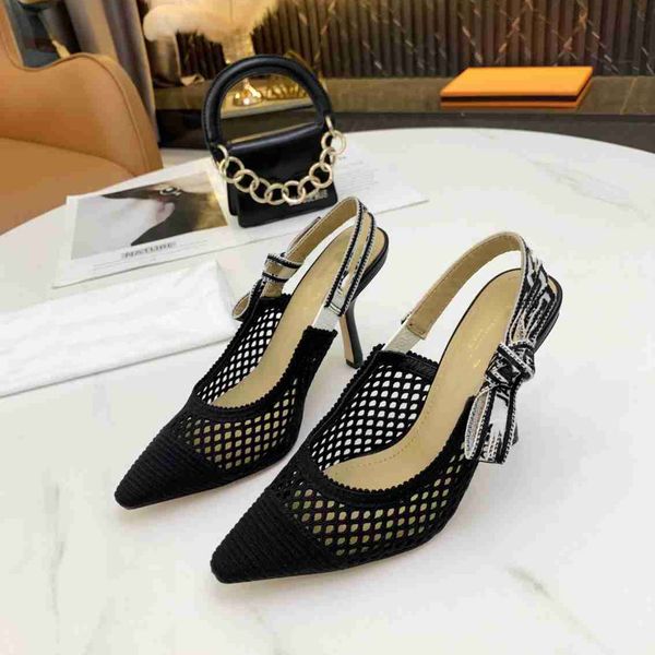 2022 designer womens shoes fashion classic heels sandals red bottoms high round head thick women wedding dress heels 100% leather flat singl, Black
2022 designer womens shoes fashion classic heels sandals red bottoms high round head thick women wedding dress heels 100% leather flat singl, Black
