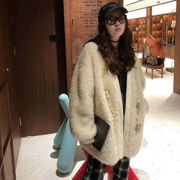 women's jackets superaen solid horn button all wool suede coat 2021 winter white casual v neck single breasted women jacket, Black;brown
women's jackets superaen solid horn button all wool suede coat 2021 winter white casual v neck single breasted women jacket, Black;brown