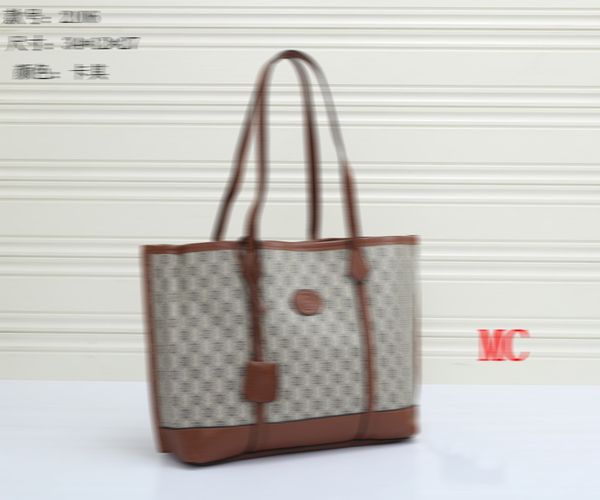 messenger bags lady fashion luxurys handbags cross body famous designers hasp removable leather straps popular female purse
messenger bags lady fashion luxurys handbags cross body famous designers hasp removable leather straps popular female purse