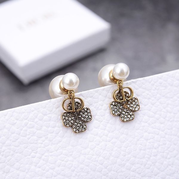 special offer 2021 luxury designer jewelry clover pearl earrings new trend french temperament personality, Silver
special offer 2021 luxury designer jewelry clover pearl earrings new trend french temperament personality, Silver