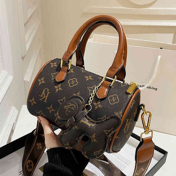 2022 factory wholesale new old flower pillow single shoulder messenger hand fashion versatile bag
2022 factory wholesale new old flower pillow single shoulder messenger hand fashion versatile bag