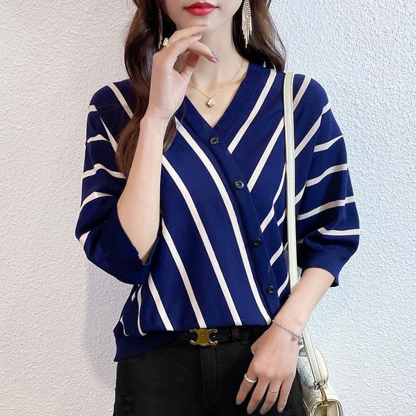 women's sweaters 2021 summer fashion v-neck ice silk knitted striped short-sleeved t-shirt women loose half-sleeved button top, White;black
women's sweaters 2021 summer fashion v-neck ice silk knitted striped short-sleeved t-shirt women loose half-sleeved button top, White;black