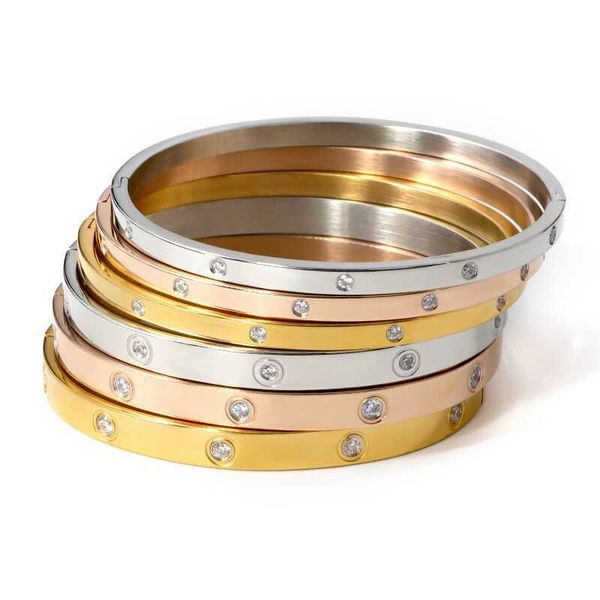fashio luxury brand crystals lover bangles cubic zirconia bracelets couple luxuxy jewelry stainless steel bangles for women gift q0719, Black
fashio luxury brand crystals lover bangles cubic zirconia bracelets couple luxuxy jewelry stainless steel bangles for women gift q0719, Black