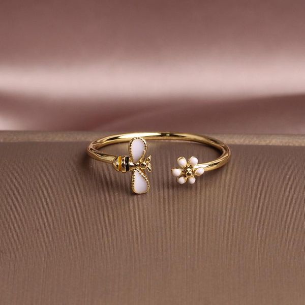 cluster rings shiny side fashion brand jewelry unique bee bridal for women style flower engagement, Golden;silver
cluster rings shiny side fashion brand jewelry unique bee bridal for women style flower engagement, Golden;silver