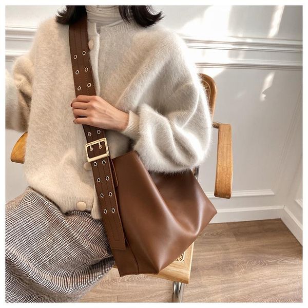 fashion designer pu leather women's handbags large capacity casual ladies tote female bucket shoulder bag composite black waist bags
fashion designer pu leather women's handbags large capacity casual ladies tote female bucket shoulder bag composite black waist bags