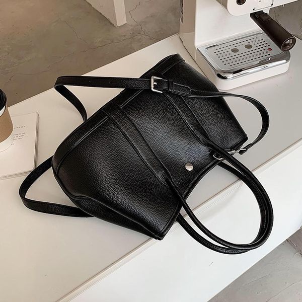 shoulder bags sale women designer trend 2021 handbag large capacity tote pu leather ladies sac a main
shoulder bags sale women designer trend 2021 handbag large capacity tote pu leather ladies sac a main