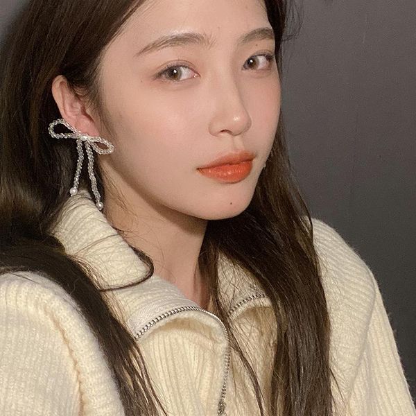 hoop & huggie ins temperamental cold style high grade sense bow crystal earrings versatile internet celebrity exaggerated long eardrops, Golden;silver
hoop & huggie ins temperamental cold style high grade sense bow crystal earrings versatile internet celebrity exaggerated long eardrops, Golden;silver