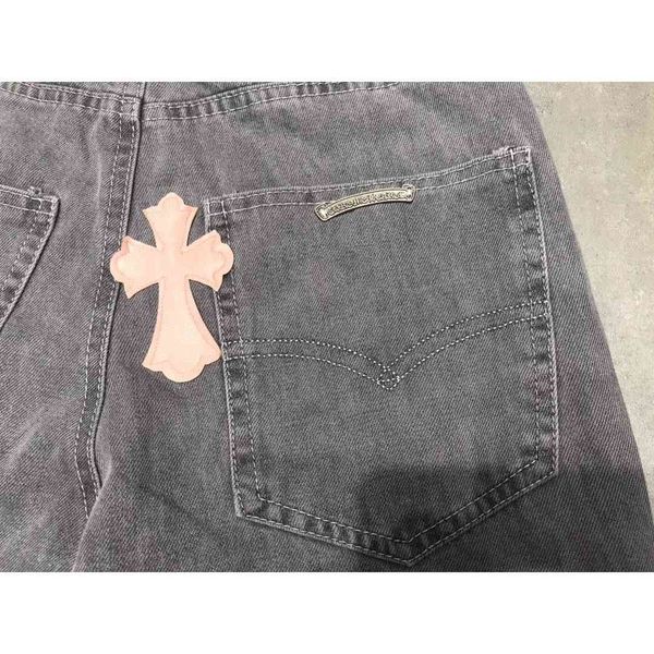 factory crosin short ch2021ss spring and summer new pink decal cross straight show thin denim pants, White;black
factory crosin short ch2021ss spring and summer new pink decal cross straight show thin denim pants, White;black