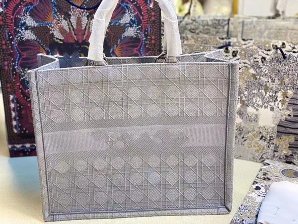 Crossbody Bag Tote Handbag Pochette Messenger Shoulder Bags Grey Designer Handbags Purses Fashion(41cm, Oem
Crossbody Bag Tote Handbag Pochette Messenger Shoulder Bags Grey Designer Handbags Purses Fashion(41cm, Oem
