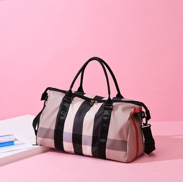 leather messenger bags outdoor sports travel fitness bag waterproof wear-resistant oxford women handbag wet and dry separation large capacit
leather messenger bags outdoor sports travel fitness bag waterproof wear-resistant oxford women handbag wet and dry separation large capacit