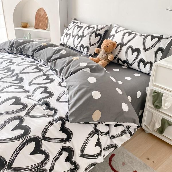 bedding sets luxury striped pattern comfortable set, duvet cover, four-piece pure cotton king twin household
bedding sets luxury striped pattern comfortable set, duvet cover, four-piece pure cotton king twin household