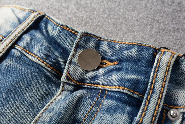 fashion man designer mans jeans hip hop slim leg whiten hole scratching gradient moderate washing graffiti purple sewing patch pants, Blue
fashion man designer mans jeans hip hop slim leg whiten hole scratching gradient moderate washing graffiti purple sewing patch pants, Blue