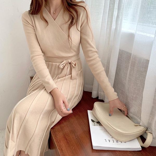 casual dresses 2021 autumn winter women v-neck knitting high waist fashionable lace up elagant pleated long dress, Black;gray
casual dresses 2021 autumn winter women v-neck knitting high waist fashionable lace up elagant pleated long dress, Black;gray