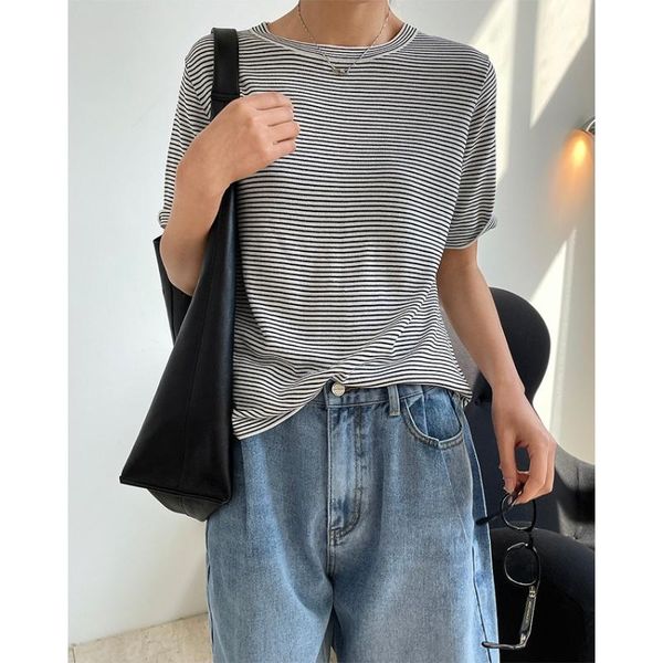 women's t-shirt summer korean style simple striped short sleeve looks thin and loose with drooping ice silk knitted top, White
women's t-shirt summer korean style simple striped short sleeve looks thin and loose with drooping ice silk knitted top, White