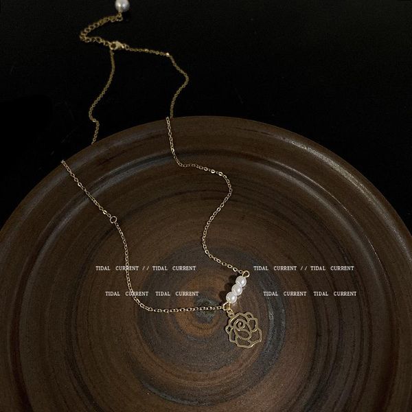 pendant necklaces gold plated titanium steel choker necklace fashion hollow rose flower temperament clavicle chain for women, Silver
pendant necklaces gold plated titanium steel choker necklace fashion hollow rose flower temperament clavicle chain for women, Silver