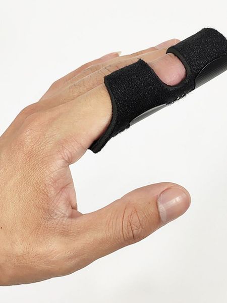wrist support finger sprain protection, cot fracture correction, magical breathable type and normal to help recovery, Black;red
wrist support finger sprain protection, cot fracture correction, magical breathable type and normal to help recovery, Black;red