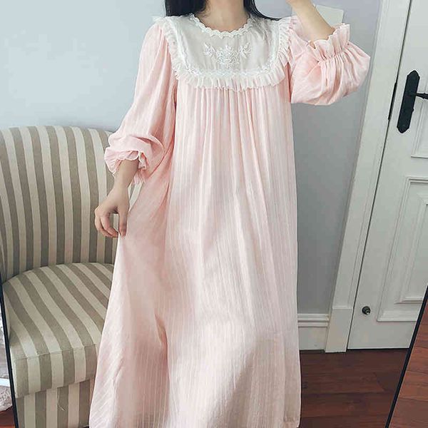 women's sleepwear ladies nightgown night vintage long sleeves homewear sweet woman princess nightgowns autumn ilsc, Black;red
women's sleepwear ladies nightgown night vintage long sleeves homewear sweet woman princess nightgowns autumn ilsc, Black;red