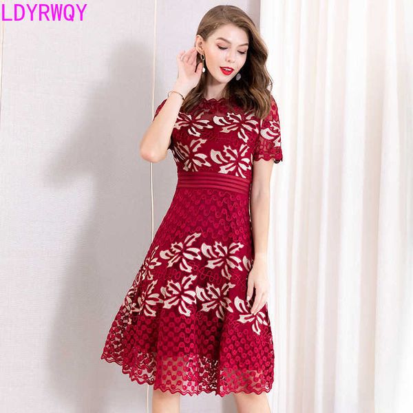 spring and summer heavy work embroidery short-sleeved waist fashion temperament big swing dres 210603, Black;gray
spring and summer heavy work embroidery short-sleeved waist fashion temperament big swing dres 210603, Black;gray