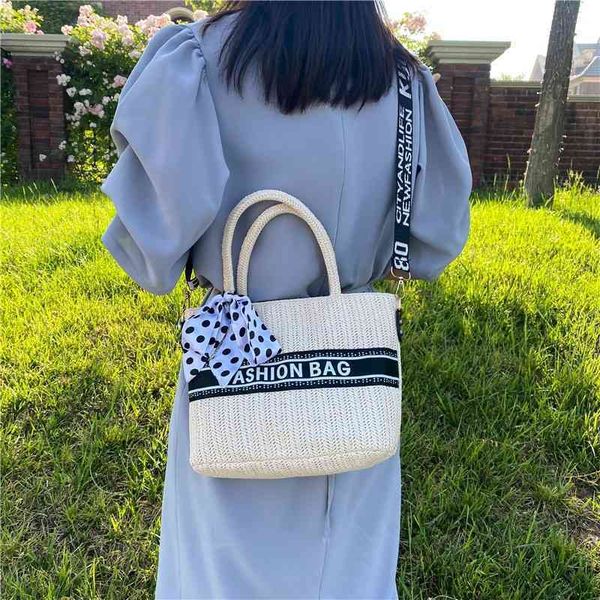 2022 factory wholesale new bag women's bag summer and korean single shoulder diagonal span woven wide silk scarf fresh bag, Black;red
2022 factory wholesale new bag women's bag summer and korean single shoulder diagonal span woven wide silk scarf fresh bag, Black;red