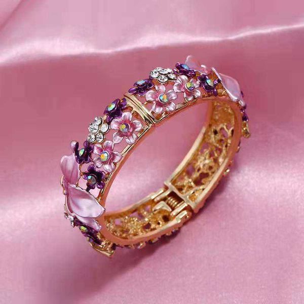 bracelet ethnic style palace painted butterfly love flower accessories open bracelet fashion jewelry ladies q0717, Black
bracelet ethnic style palace painted butterfly love flower accessories open bracelet fashion jewelry ladies q0717, Black